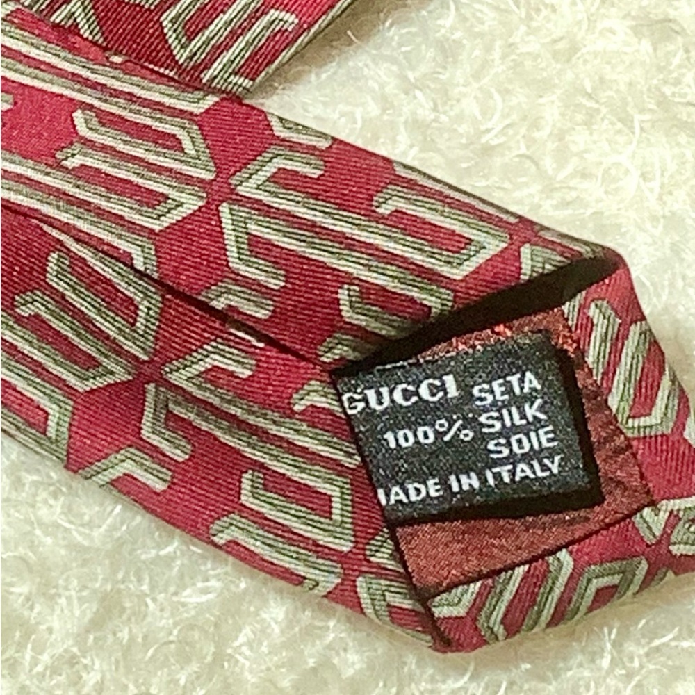 Gucci Vintage Silk Tie Red Interlocking G Logo Geometric Pattern Made in Italy - Picture 8 of 16